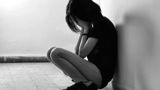 Thông qua các stt buồn, người viết có thể giãi bày những nỗi đau khổ của bản thân trong cuộc sống