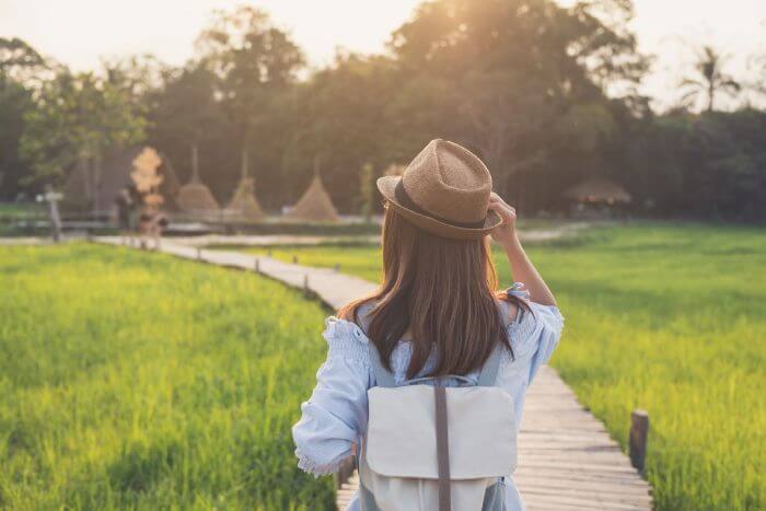 Đăng tải những stt đi xa một mình cũng là cách để bạn tìm kiếm sự bình yên trong tâm hồn sau những áp lực cuộc sống