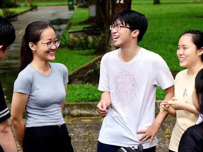 Đăng tải những stt hài hước khó đỡ là cách tuyệt vời để bạn mang lại tiếng cười cho mọi người xung quanh