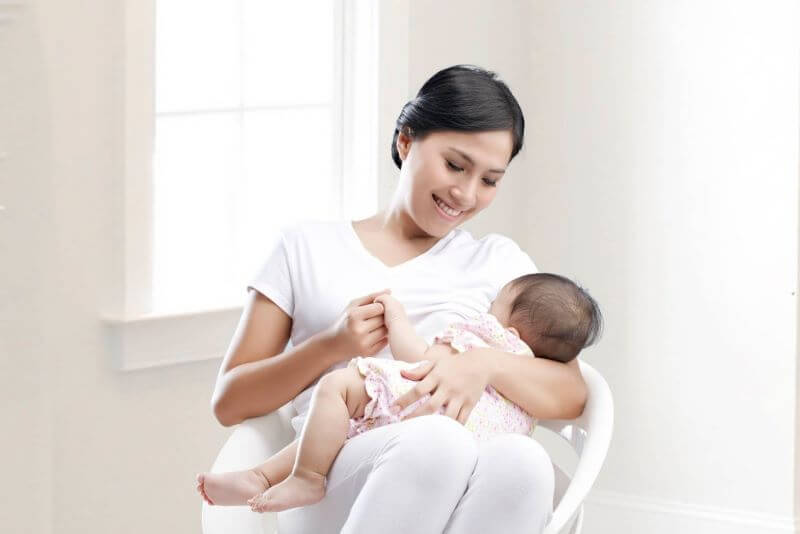 Những stt tâm trạng của mẹ bỉm sữa sẽ giúp các mẹ chia sẻ những cảm xúc chân thật trên hành trình nuôi con
