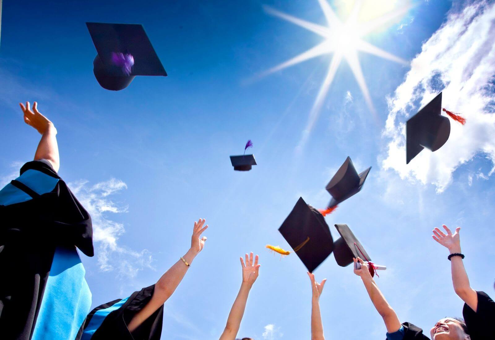 Các caption tốt nghiệp đại học sẽ tiếp bước cho bạn trên hành trình khám phá mới