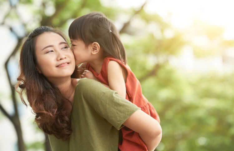 Các mẫu stt mẹ con hài hước sẽ mang đến cho mọi người những tiếng cười thích thú và đáng nhớ