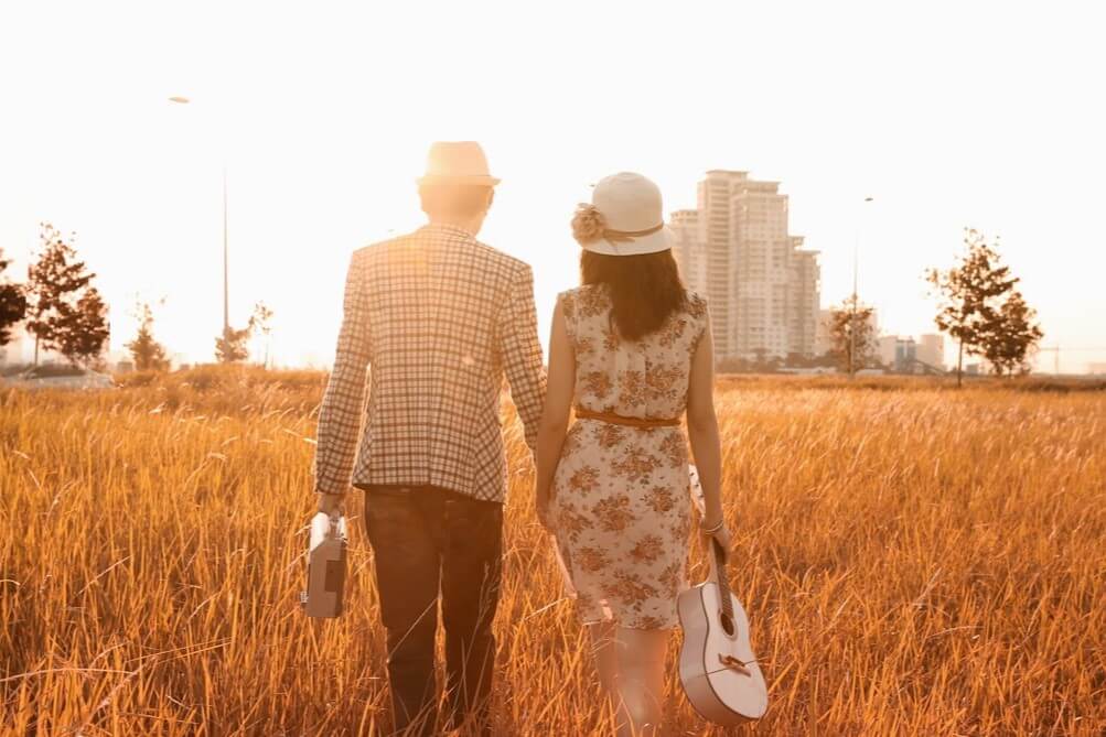 Những stt thả thính mùa thu hài hước, đáng yêu sẽ mang đến cho người ấy những tiếng cười thích thú
